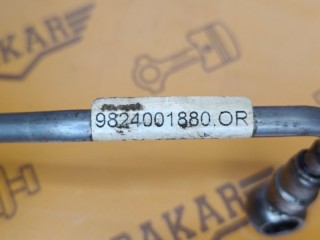 Трубка подачи масла в турбину, ориг. номер 9824001880, Peugeot 3008 2009-2013