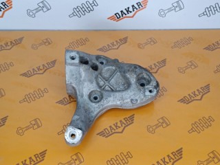 кронштейн компрессора кондиционера, ориг. номер 1K0260885B, Volkswagen Passat 2011-2015