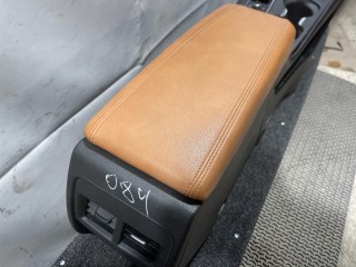 подлокотник, Cadillac XT4 2018-2023