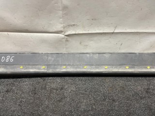 Накладка на порог правая, ориг. номер 84293857, Chevrolet Equinox 3 2017-2021