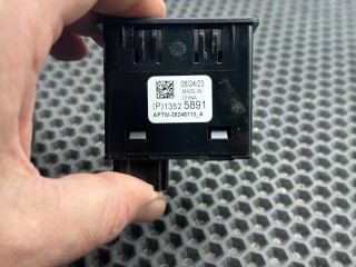 Разъем AUX / USB, ориг. номер 13525891, Buick Encore GX рест 2023-2026