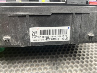 Блок предохранителей, ориг. номер 42778908, 84095362, Buick Encore GX 2019-2023