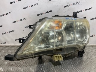 Фара Nissan Serena 2010-2013