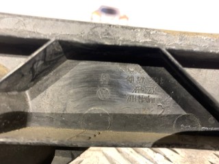 крепление бампера, ориг. номер 1K0807889B, Volkswagen Jetta