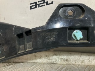 Кронштейн накладки крыла, ориг. номер D10F51U30, Mazda CX-3 2015-2018
