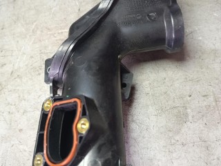 патрубок впускного коллектора Mercedes-Benz GLE W166 2012-2016, OM 642.826, 3.0 л, A6420901637