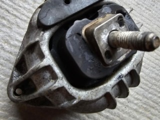 подушка крепления двигателя, ориг. номер 13981112, BMW X1 E84 2009-2012