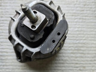 подушка крепления двигателя, ориг. номер 13981112, BMW X1 E84 2009-2012