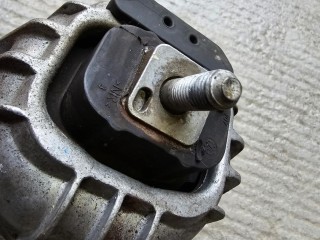подушка крепления двигателя, ориг. номер 13981112, BMW X1 E84 2009-2012