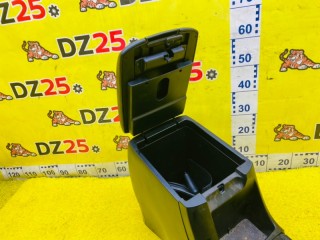 бардачок между сиденьями, ориг. номер 5891060020C0, 5891060020, 5458, TOYOTA LAND CRUISER PRADO