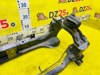 балка под двс, ориг. номер MR510230, MR510236, MR455698, 5476, MITSUBISHI PAJERO IO 1998-2000