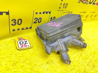 блок предохранителей, ориг. номер 8266647610, 5524, TOYOTA PRIUS