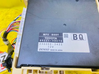 блок предохранителей, ориг. номер 5442, 8273048N00, 89221-48670, TOYOTA HARRIER
