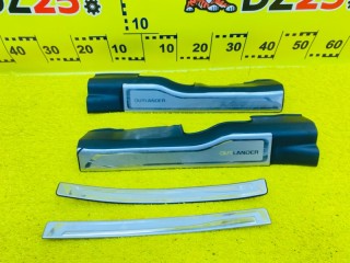 накладка на порог, ориг. номер 7656A156XA, 7656A155XA, 7656A159XA, 7656A160XA, 5560, MITSUBISHI OUTLANDER