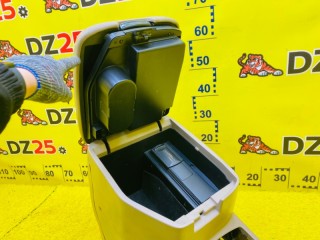 бардачок между сиденьями, ориг. номер 5619, 5890160310A0, 5890160310, TOYOTA LAND CRUISER