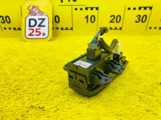 кнопка ручника, ориг. номер 5573, 35355-T7A-J112-M1, 06353T7AJ11, HONDA VEZEL