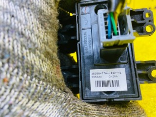 кнопка ручника, ориг. номер 5563, 35355-T7A-J112-M1, 06353T7AJ11, HONDA VEZEL