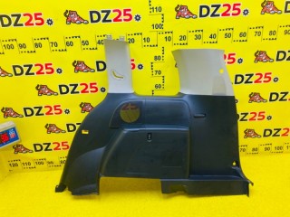 Обшивка багажника TOYOTA ISIS 2004-2007