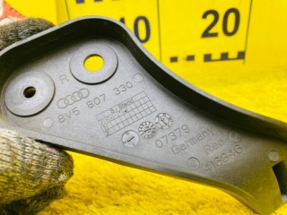 крепление бампера, ориг. номер 5637, 8V5807330, AUDI A3