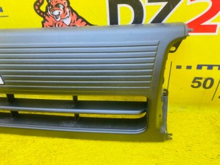 решетка радиатора, ориг. номер 5657, 5310095J22, TOYOTA HIACE