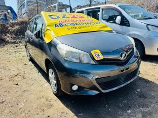 бампер, ориг. номер 5211952710B1, 5211952710, 2020553, TOYOTA VITZ 2010-2014