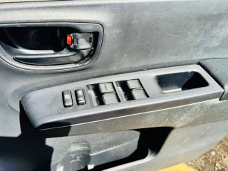 блок управления стеклоподъемниками, ориг. номер 8482052010, 2020553, TOYOTA VITZ 2010-2014