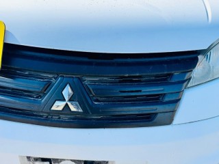 решетка радиатора, ориг. номер MQ704959, MQ704973, 623103LP0A, 0700018, MITSUBISHI DELICA 2011-2019