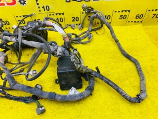 коса под капот, ориг. номер 5668, 8211142010, TOYOTA RAV4 1994-1997
