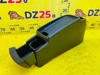 Бардачок между сиденьями TOYOTA WISH