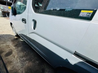 дверь боковая, ориг. номер H210AJX0MA, 042527, NISSAN NV200 2009-2026