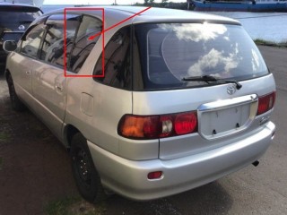 стекло собачника, ориг. номер 5670, 6272044030, TOYOTA IPSUM
