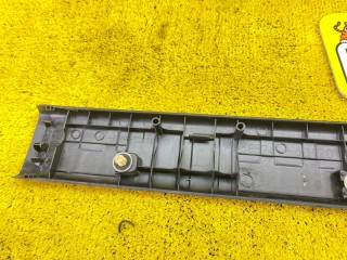 пластик замка багажника, ориг. номер 5857460120, 4890, TOYOTA LAND CRUISER PRADO