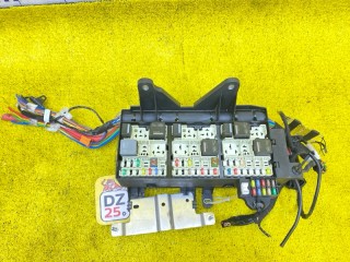 блок предохранителей, ориг. номер GX7314C445AA, 4998, JAGUAR XF/XE