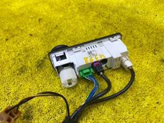 Разъем USB, ориг. номер FK72-19C166-BD, 4998, JAGUAR XE/XF/F-PACE