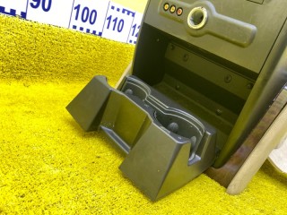 бардачок между сиденьями, ориг. номер 5135, 25775480, CADILAC ESCALADE