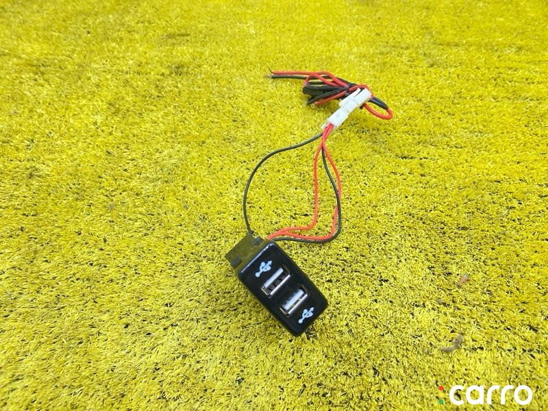 Разъем USB TOYOTA FJ CRUISER 2006-2022, 9098111013, фото 1