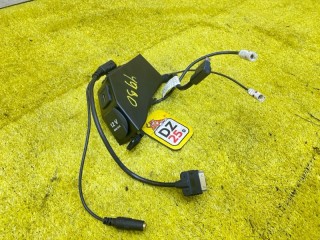 Разъем USB, ориг. номер 4990, A1728210211, Mercedes-Benz SLK-CLASS 2011-2016