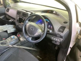 зарядное гнездо, ориг. номер 5167, 296B13NF1A, NISSAN LEAF 2009-2017