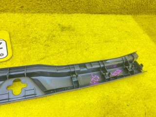 пластик замка багажника, ориг. номер 5251, 67935-28100-C0, 6793528100, TOYOTA NOAH