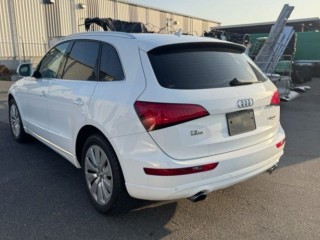 пластик замка багажника, ориг. номер 5258, 8R0864513D, AUDI Q5 2008-2012