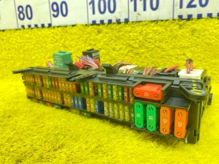 блок предохранителей, ориг. номер YPH500370, 5226, YMD506480, Land Rover RANGE ROVER