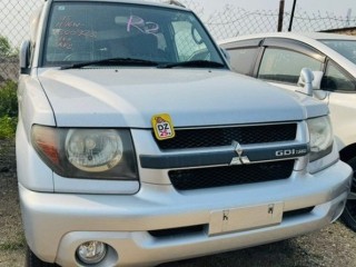 крепление решетки радиатора, ориг. номер 5269, MR533979, MITSUBISHI PAJERO IO 1998-2000