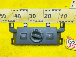 кнопка включения 4WD, ориг. номер 5045, 84223-60090, TOYOTA LAND CRUISER PRADO