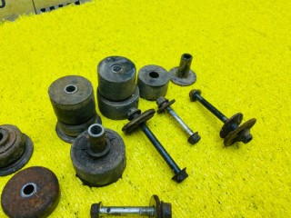 подушка кузова, ориг. номер 5471, MN117459, MR144985, MN117458, MB115178, MB513384, MITSUBISHI L200