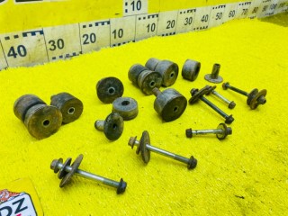 подушка кузова, ориг. номер 5471, MN117459, MR144985, MN117458, MB115178, MB513384, MITSUBISHI L200
