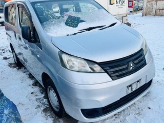 поддомкратник/ домкрат, ориг. номер 5604, MQ705868, MQ705865, NISSAN NV200 2009-2026