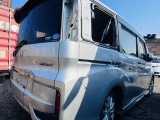 петля капота, ориг. номер 5651, 60170-TAA000ZZ, HONDA STEP WAGON SPADA