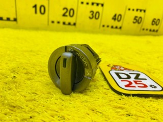 кнопка включения 4WD, ориг. номер 8422360010, 5660, TOYOTA LAND CRUISER 2007-2012