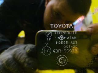 стекло собачника, ориг. номер 5662, 6272060661A0, 6272060661, TOYOTA LAND CRUISER/LAND CRUISER CYGNUS/LX470