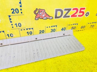 пластик замка багажника, ориг. номер 5857460040, 5673, 58574-60040A1, TOYOTA LAND CRUISER